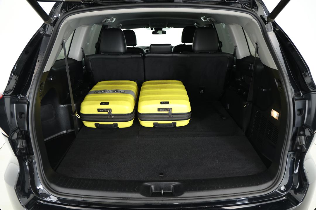 2019 Toyota Kluger Gxl (4x4), Automatic, 86232 km, Boot Inside View with Luggage