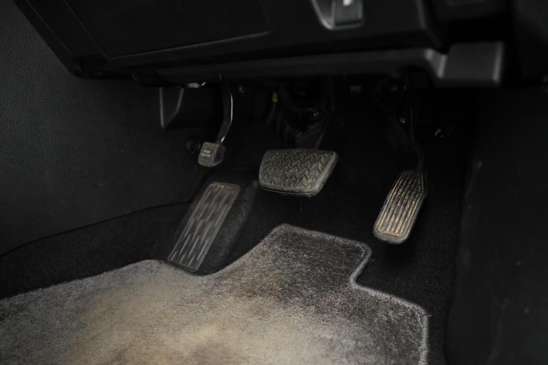 2019 Toyota Kluger Gxl (4x4), Automatic, 86232 km, Pedals and Footmat