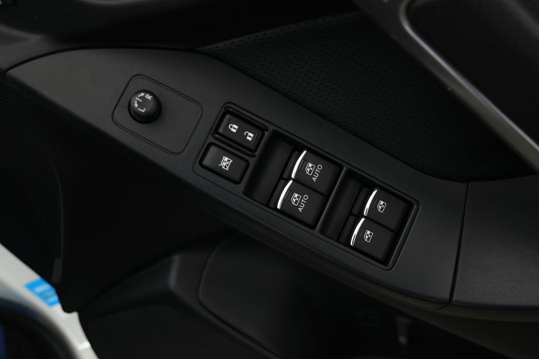 2018 Subaru Forester 2.5i-l, Automatic, 171717 km, Drivers Side Door Panel Controls