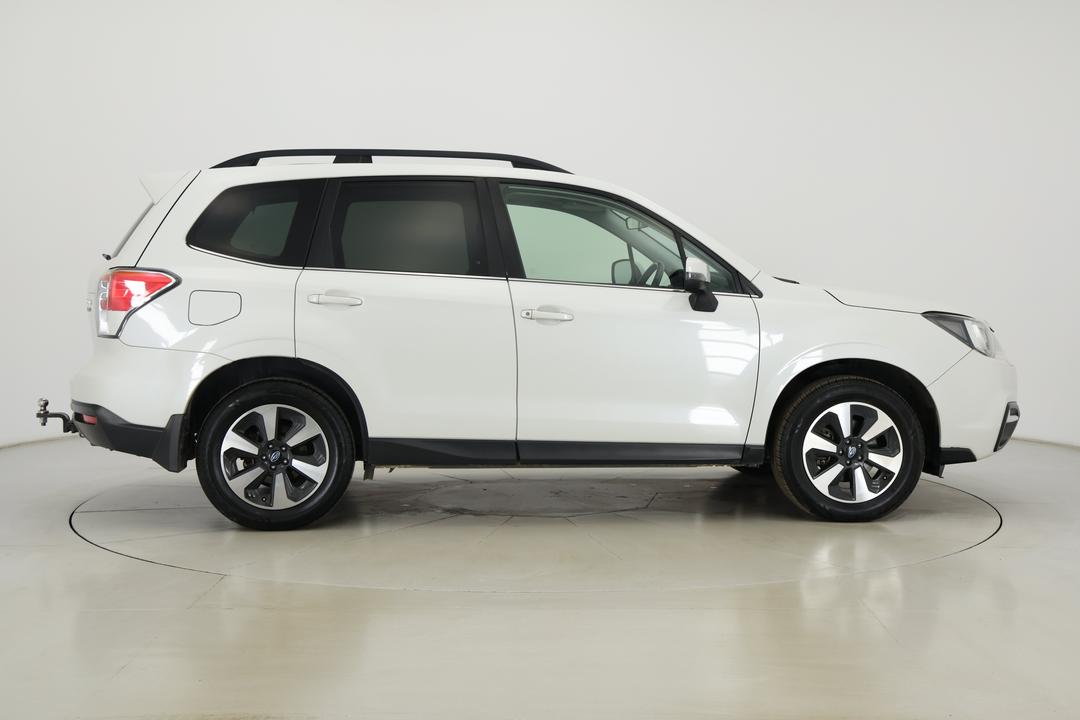 2018 Subaru Forester 2.5i-l, Automatic, 171717 km, Right Side View
