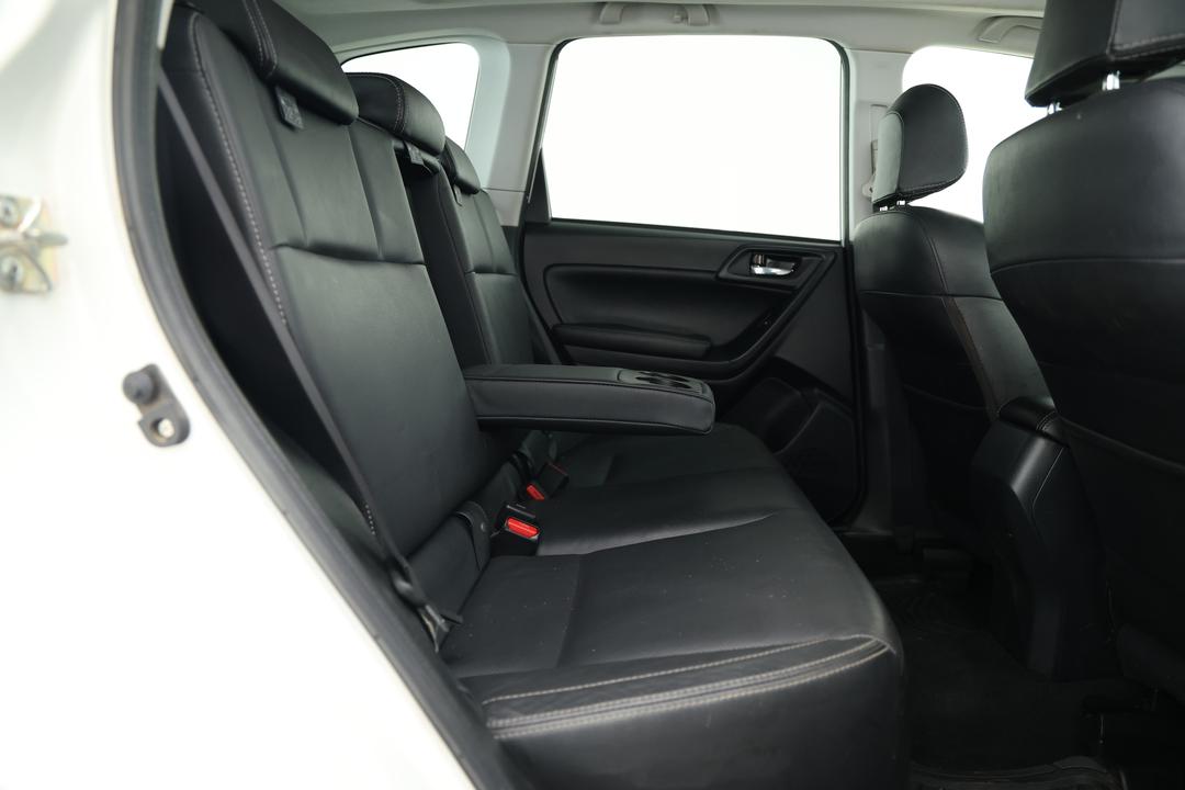 2018 Subaru Forester 2.5i-l, Automatic, 171717 km, Right Side Rear Door Cabin View