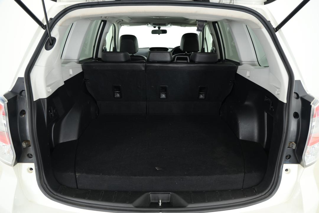 2018 Subaru Forester 2.5i-l, Automatic, 171717 km, Boot Inside View