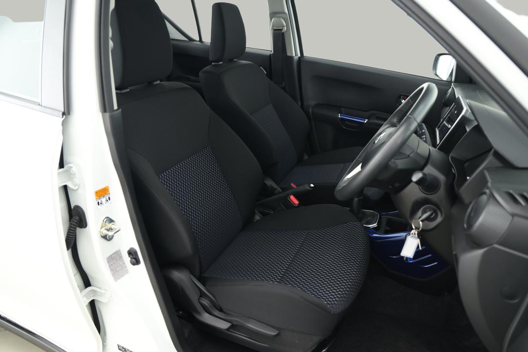 2023 Suzuki Ignis Gl, Manual, 12741 km, Right Side Front Door Cabin View