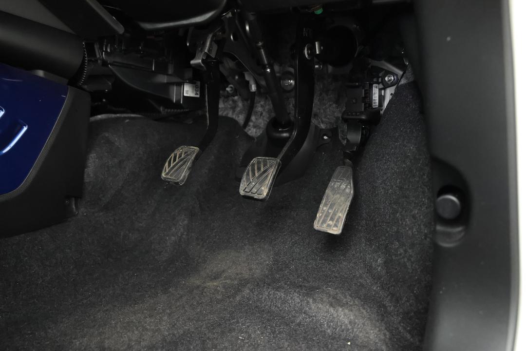 2023 Suzuki Ignis Gl, Manual, 12741 km, Pedals and Footmat