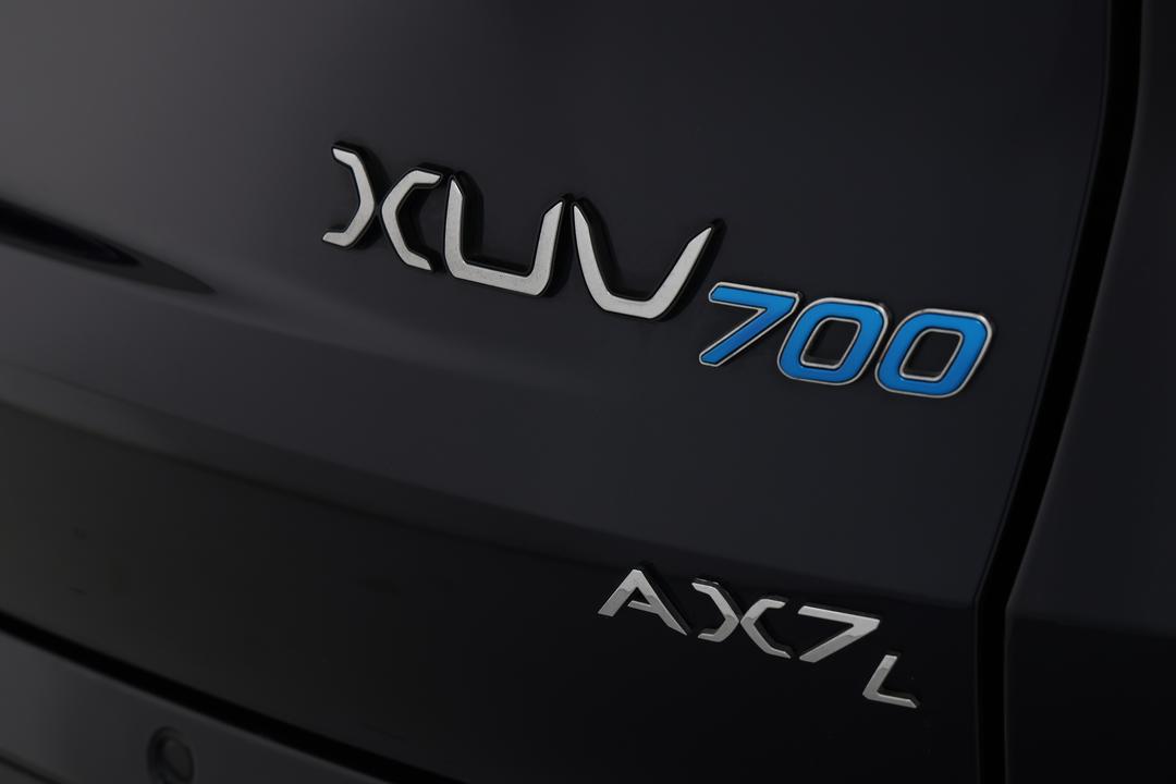 2024 Mahindra Xuv700 Ax7l, Automatic, 24889 km, Badge (Boot Right Side)