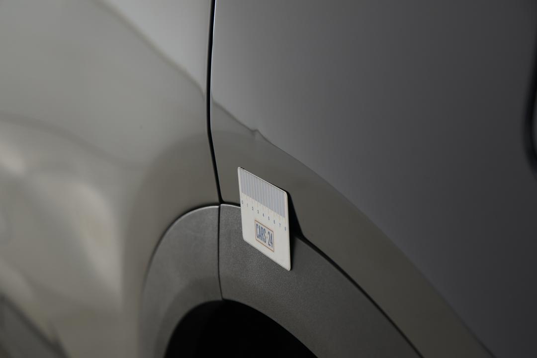 2024 Mahindra Xuv700 Ax7l, Automatic, 24889 km, Quarter Panel Rear LHS Dent