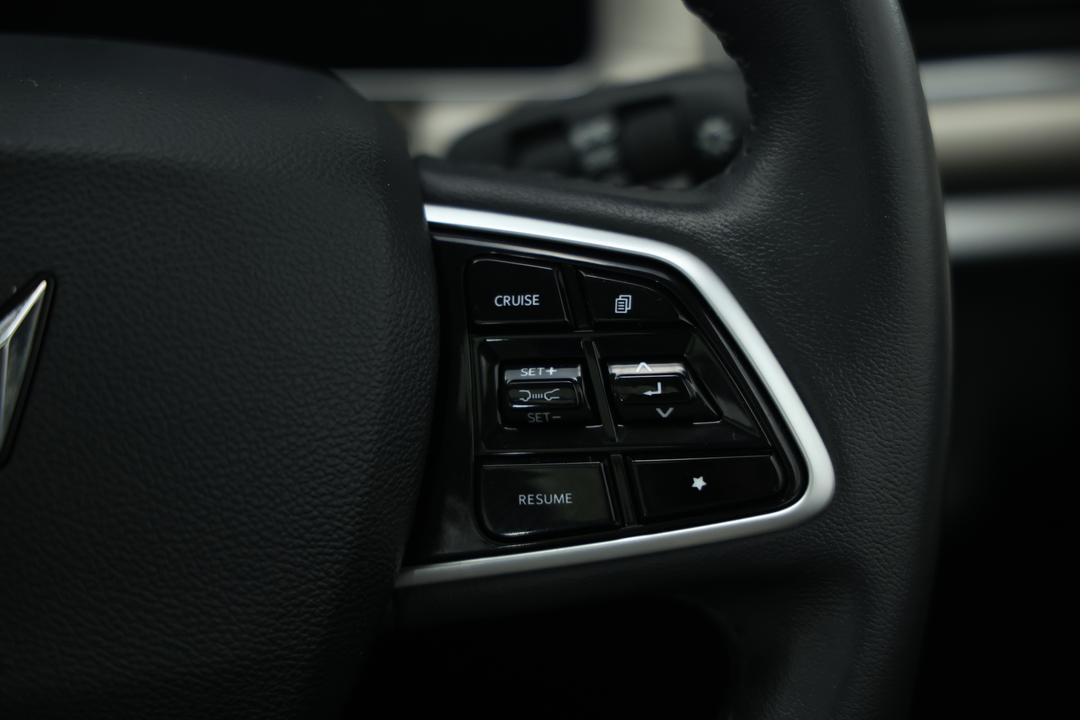 2024 Mahindra Xuv700 Ax7l, Automatic, 24889 km, Cruise Control