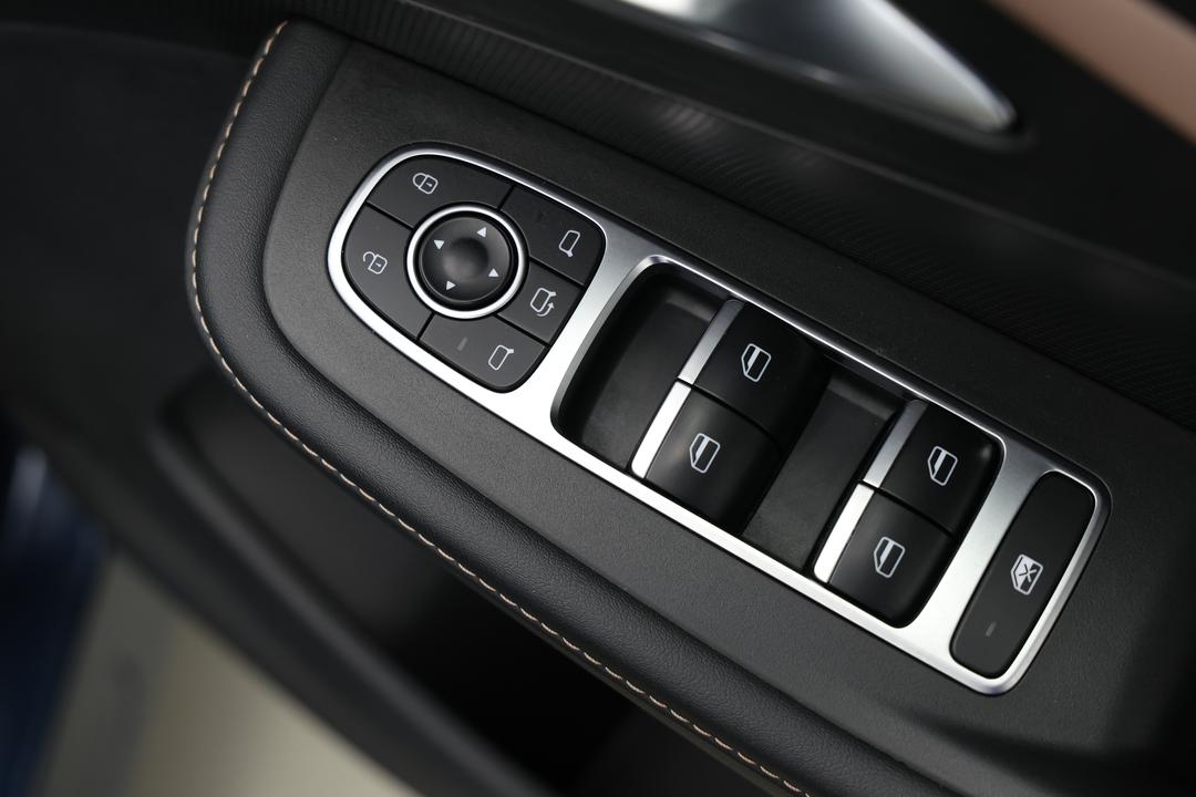 2023 Chery Omoda 5 Bx (basic Version), Automatic, 59065 km, Drivers Side Door Panel Controls