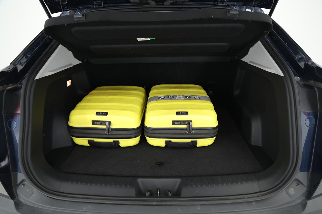 2023 Chery Omoda 5 Bx (basic Version), Automatic, 59065 km, Boot Inside View with Luggage