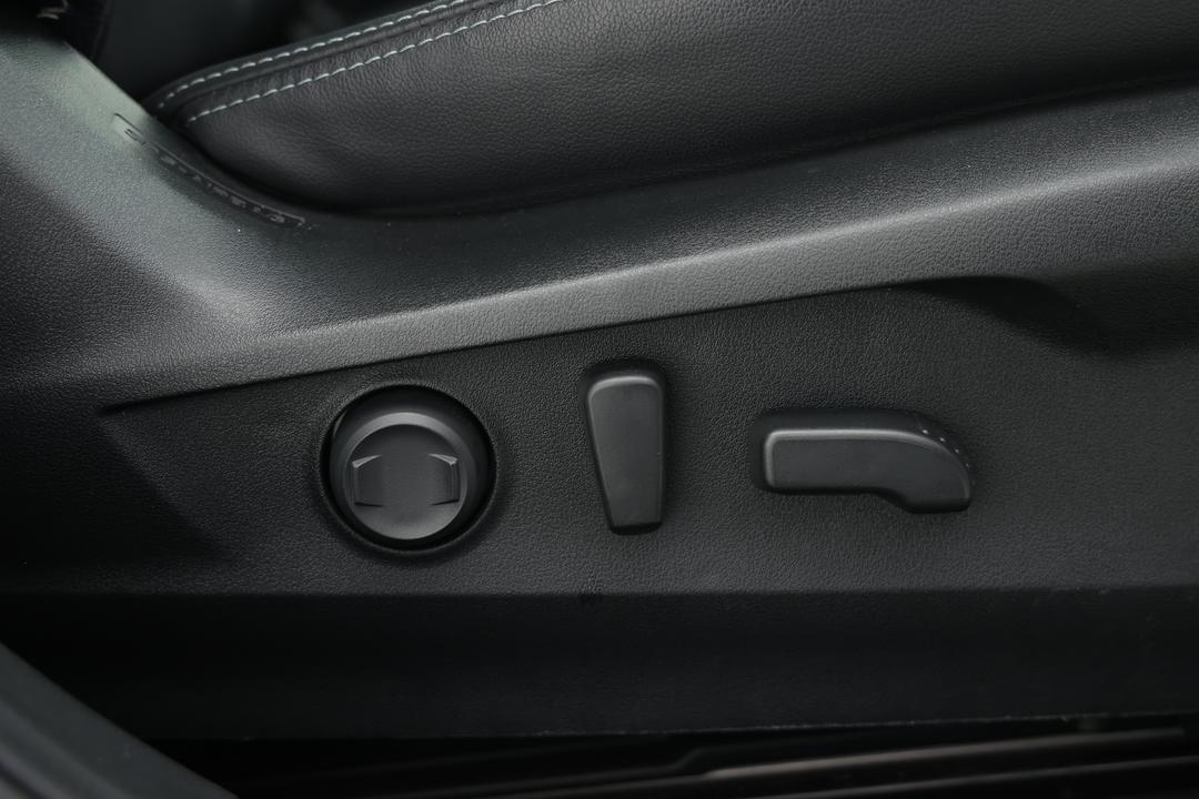 2021 Subaru Outback AWD Touring, Automatic, 56004 km, Drivers Side Adjustment Panel