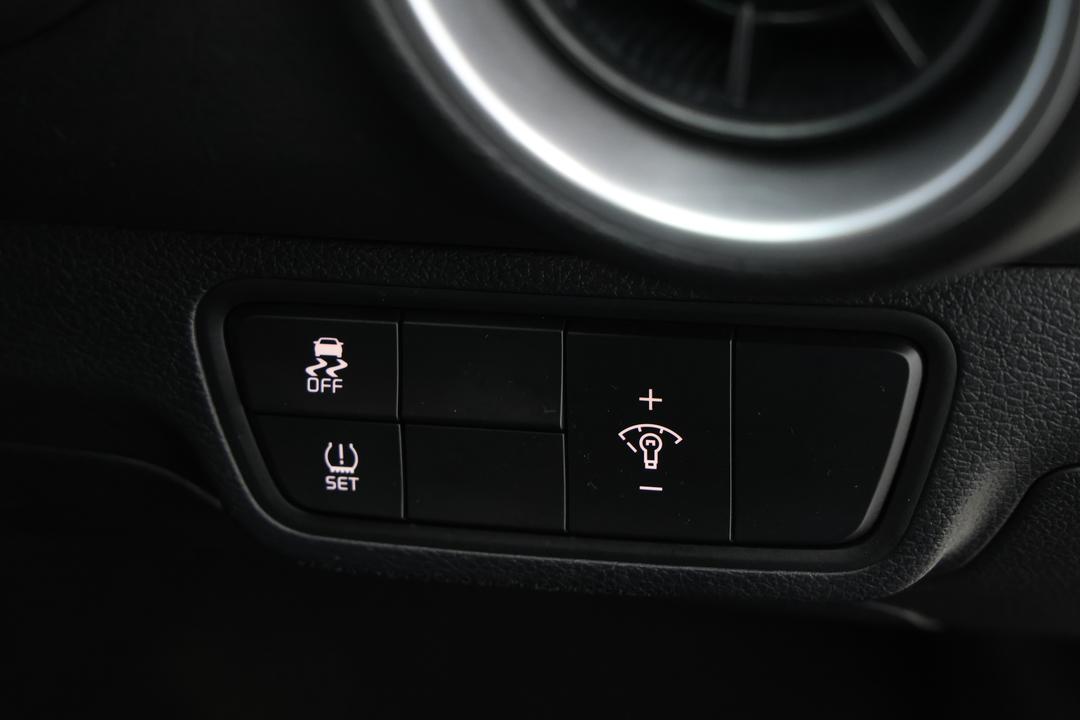 2021 Kia Cerato S, Automatic, 102486 km, Utility Switches/Buttons