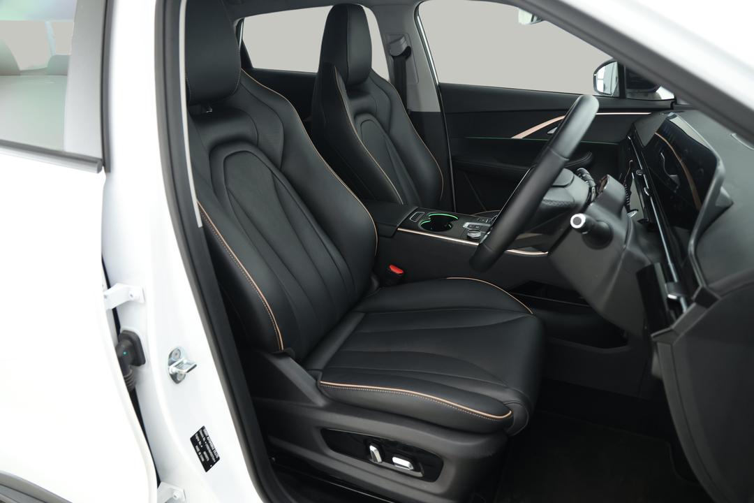 2023 Chery Omoda 5 Bx (basic Version), Automatic, 28771 km, Right Side Front Door Cabin View