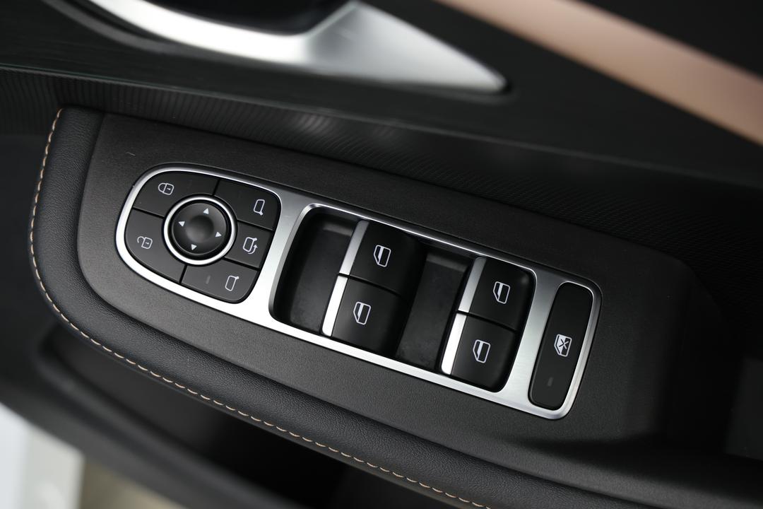 2023 Chery Omoda 5 Bx (basic Version), Automatic, 28771 km, Drivers Side Door Panel Controls
