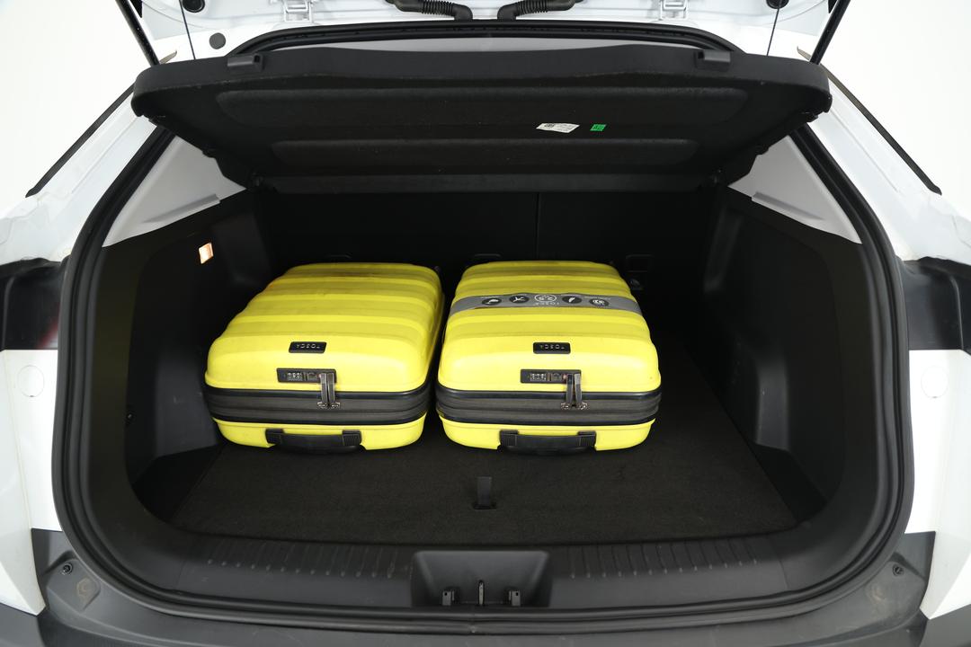 2023 Chery Omoda 5 Bx (basic Version), Automatic, 28771 km, Boot Inside View with Luggage
