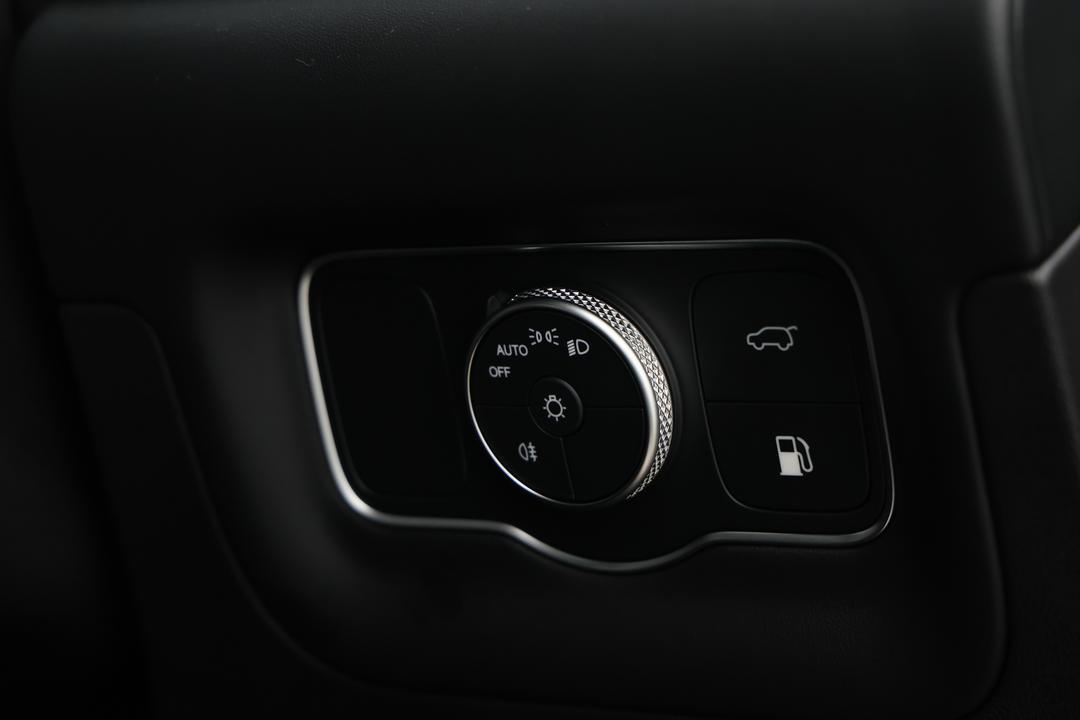 2025 Chery Tiggo 9 Csh Ultimate AWD, Automatic, 5277 km, Utility Switches/Buttons