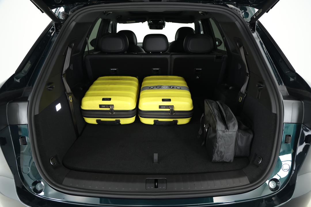 2025 Chery Tiggo 9 Csh Ultimate AWD, Automatic, 5277 km, Boot Inside View with Luggage
