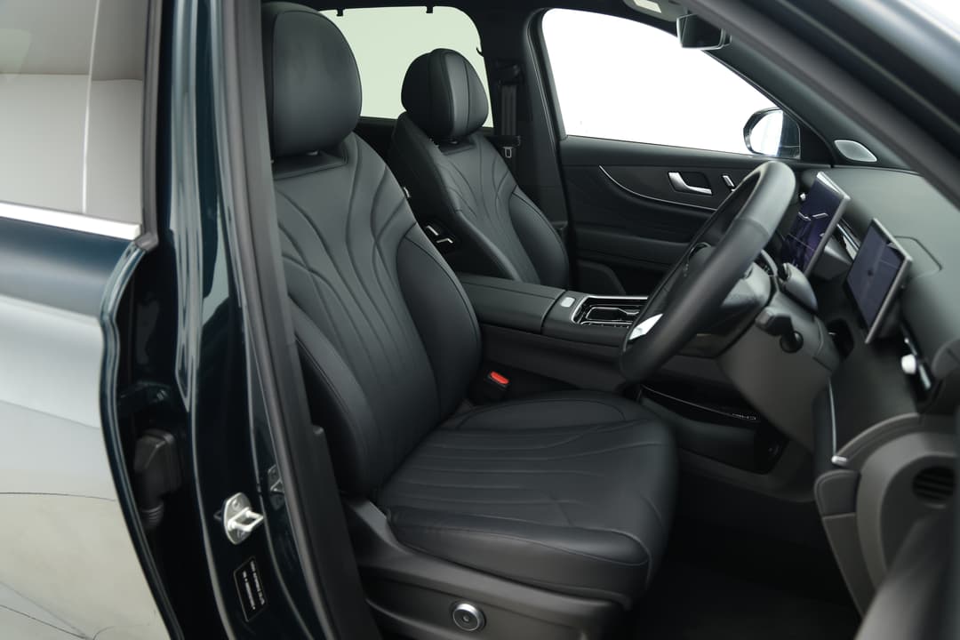 2025 Chery Tiggo 9 Csh Ultimate AWD, Automatic, 5277 km, Right Side Front Door Cabin View