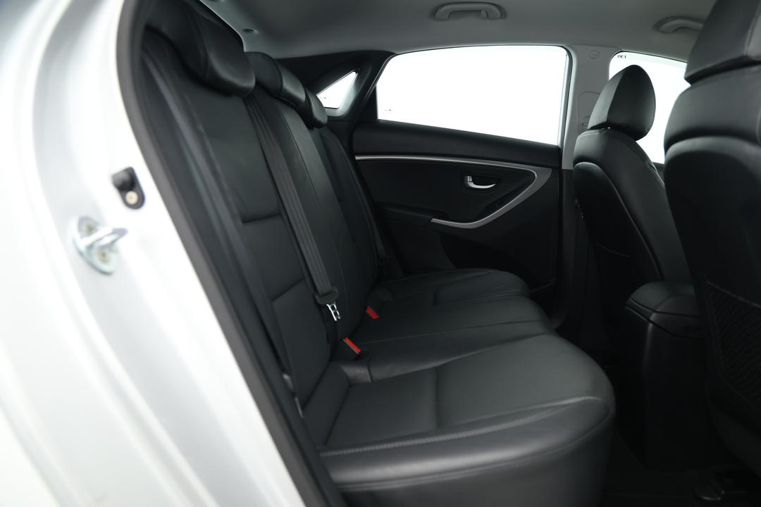 2016 Hyundai i30 Active X, Automatic, 69424 km, Right Side Rear Door Cabin View