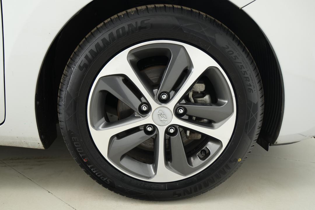 2016 Hyundai i30 Active X, Automatic, 69424 km, Right Front Wheel