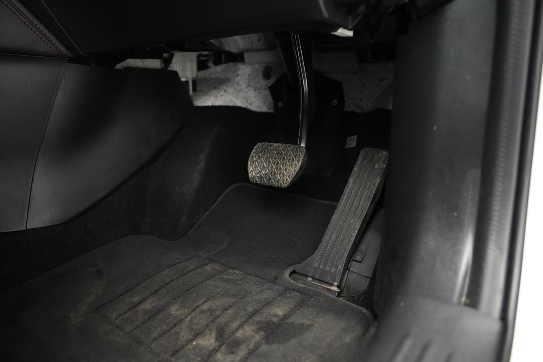 2022 Mazda CX-5 Gt Sp (AWD), Automatic, 32000 km, Pedals and Footmat
