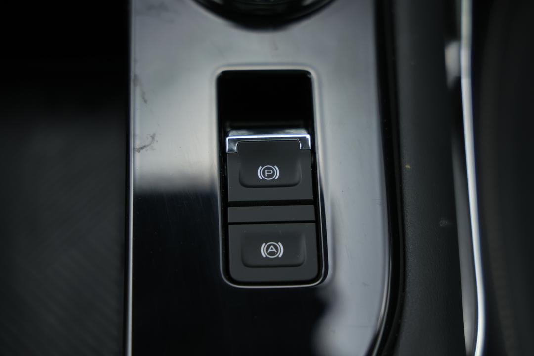 2022 GWM Haval H6 Ultra, Automatic, 31981 km, Handbrake