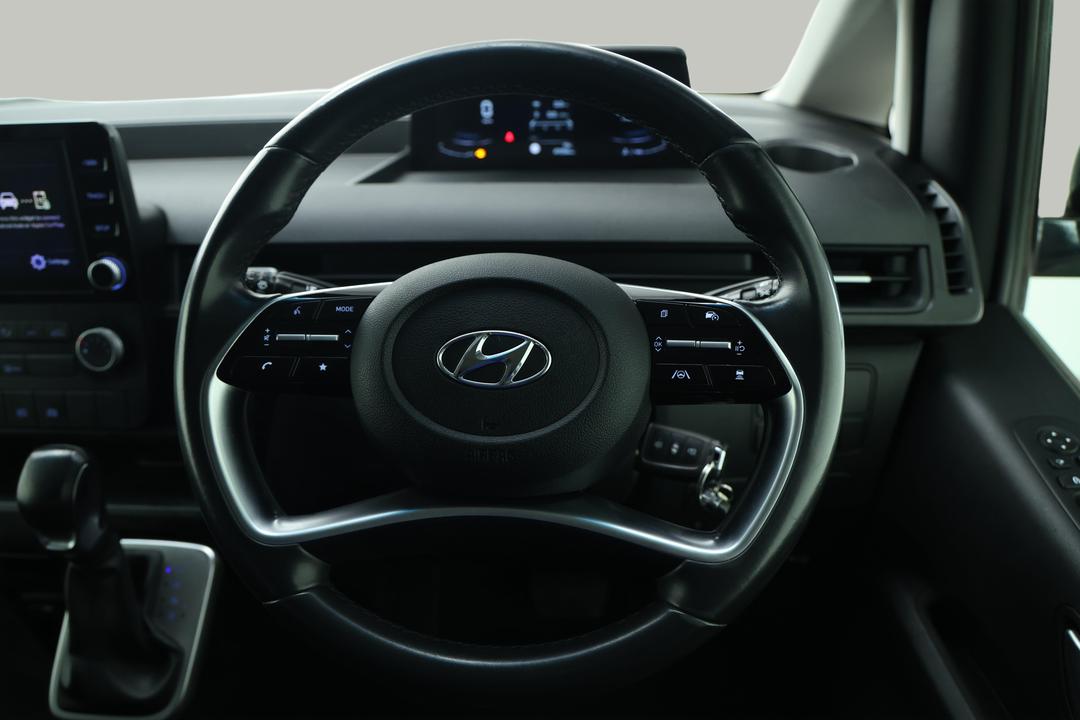 2022 Hyundai Staria Load 2s 2.2d Twin Swing, Automatic, 47056 km, Steering Wheel Close-up
