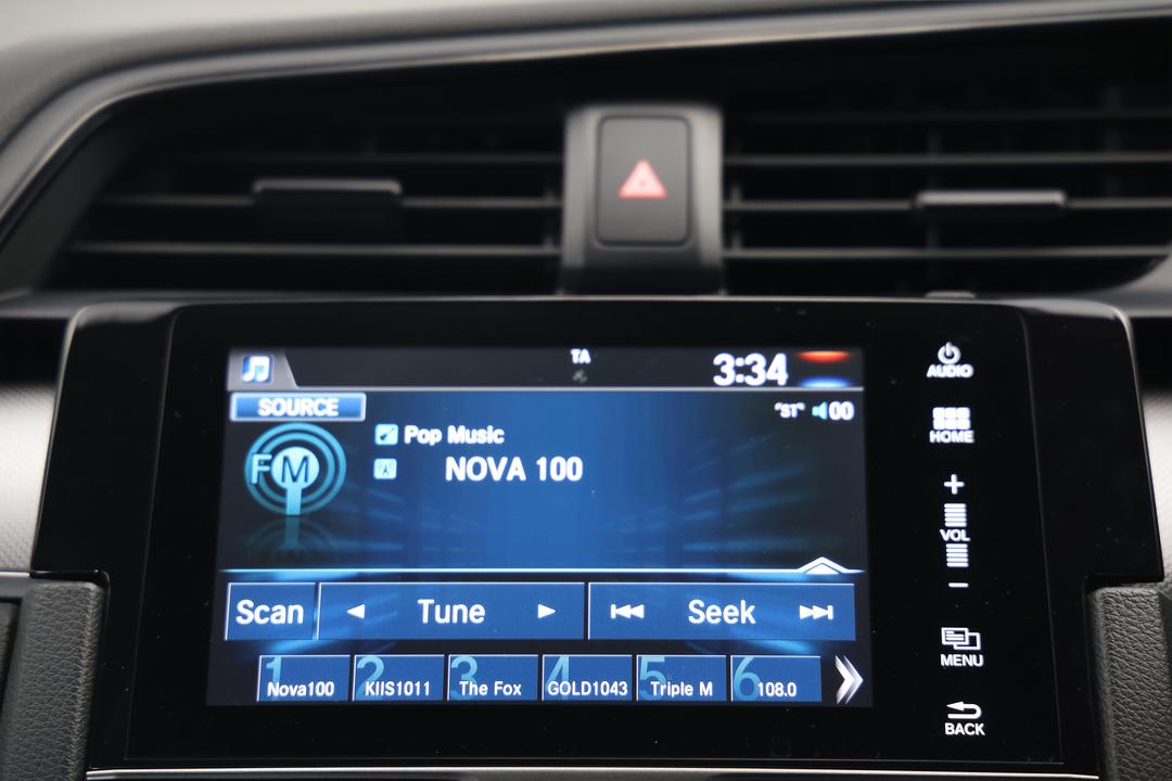 2018 Honda Civic Vti-s, Automatic, 61233 km, Infotainment System