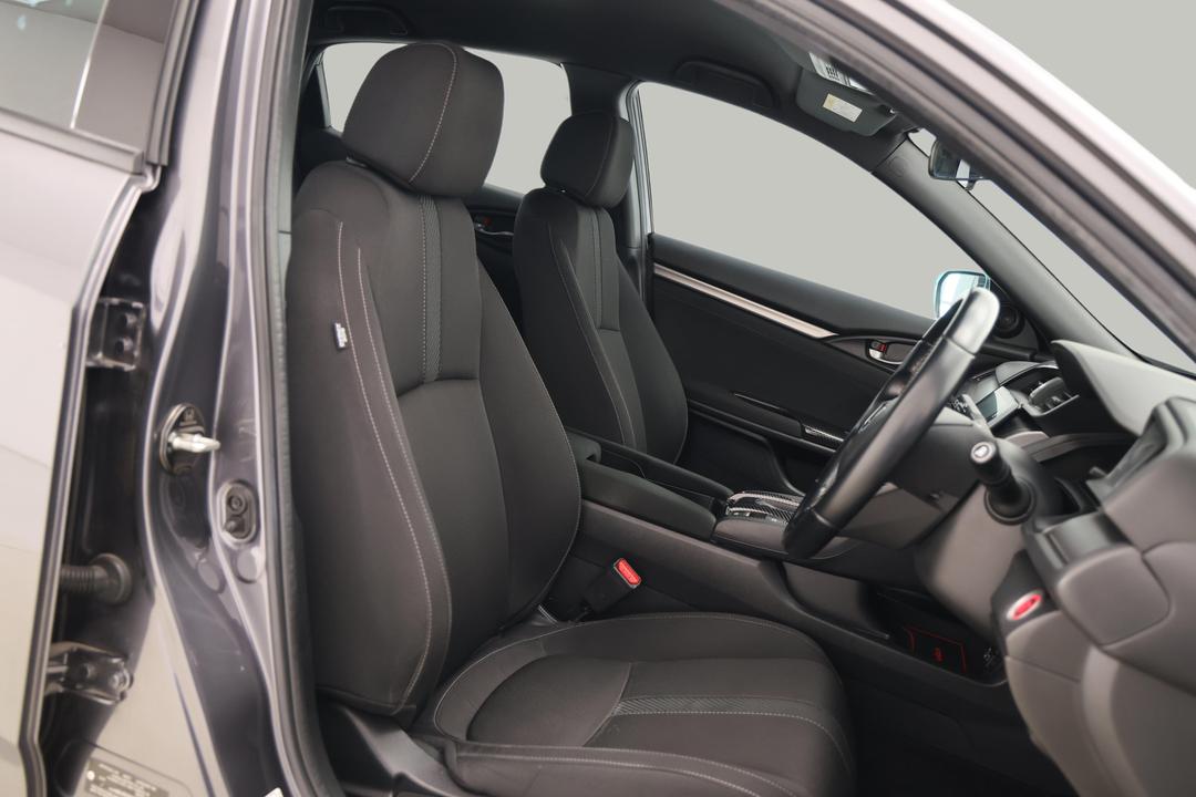 2018 Honda Civic Vti-s, Automatic, 61233 km, Right Side Front Door Cabin View