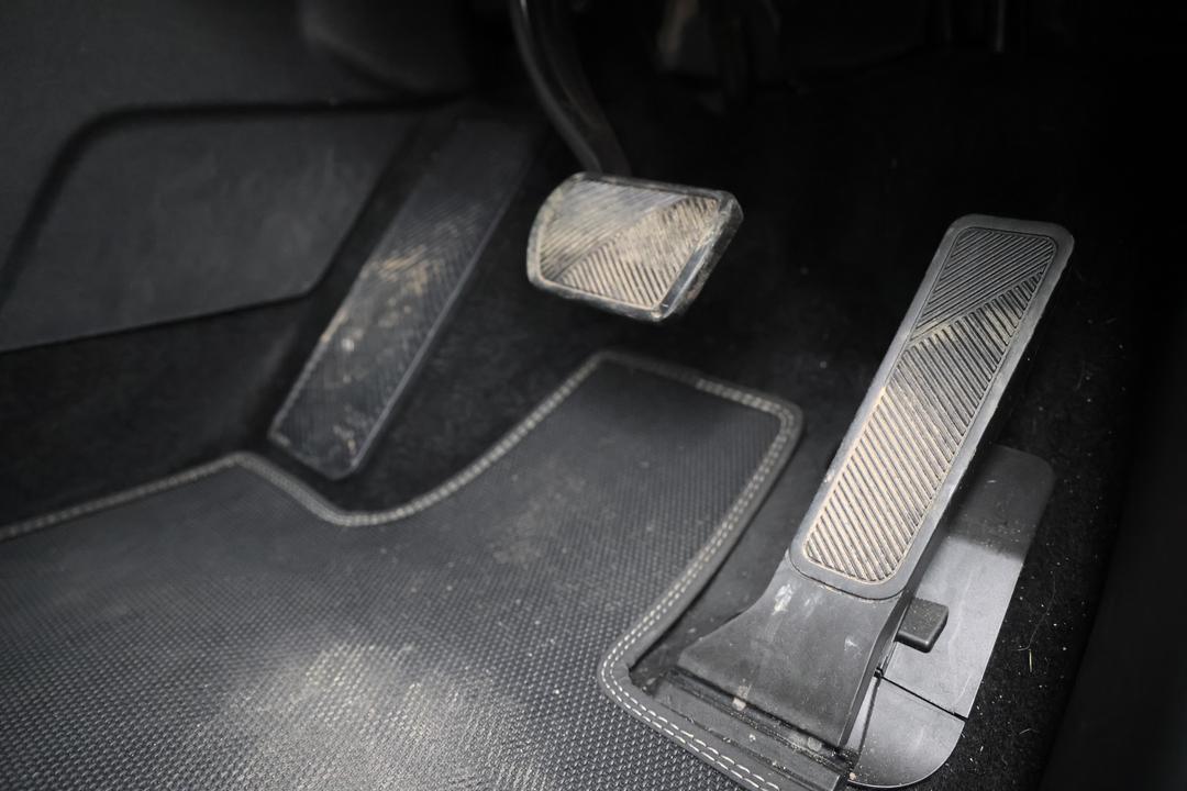 2025 Xpeng G6 Standard, Automatic, 20265 km, Pedals and Footmat