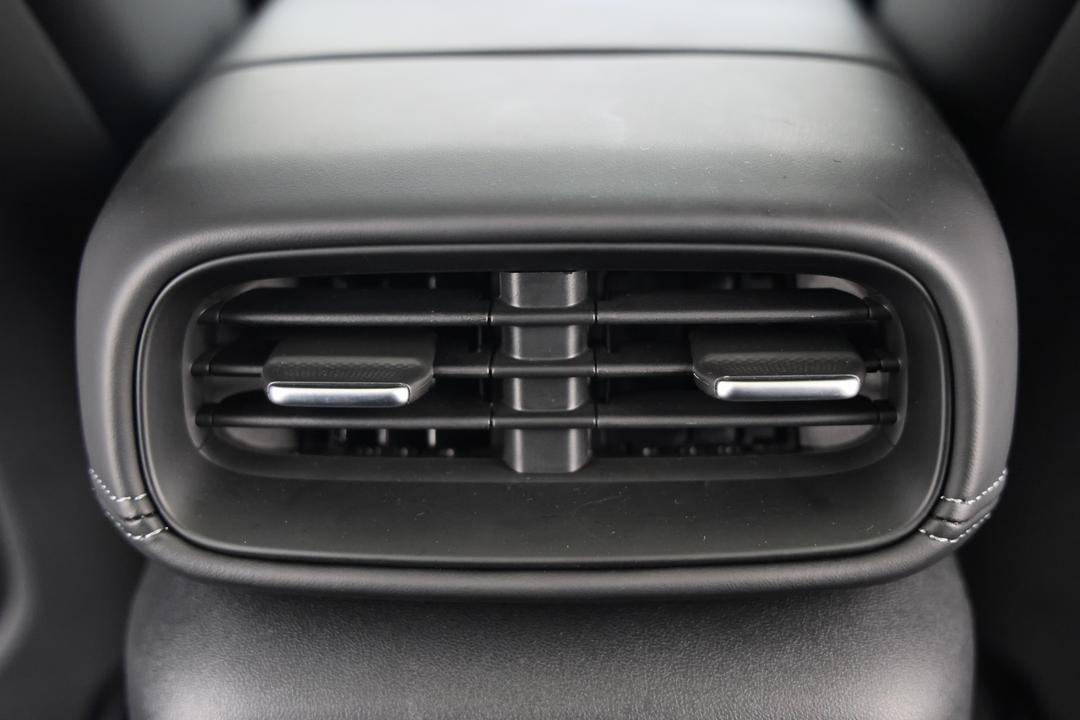 2025 Xpeng G6 Standard, Automatic, 20265 km, Rear A/C Vent