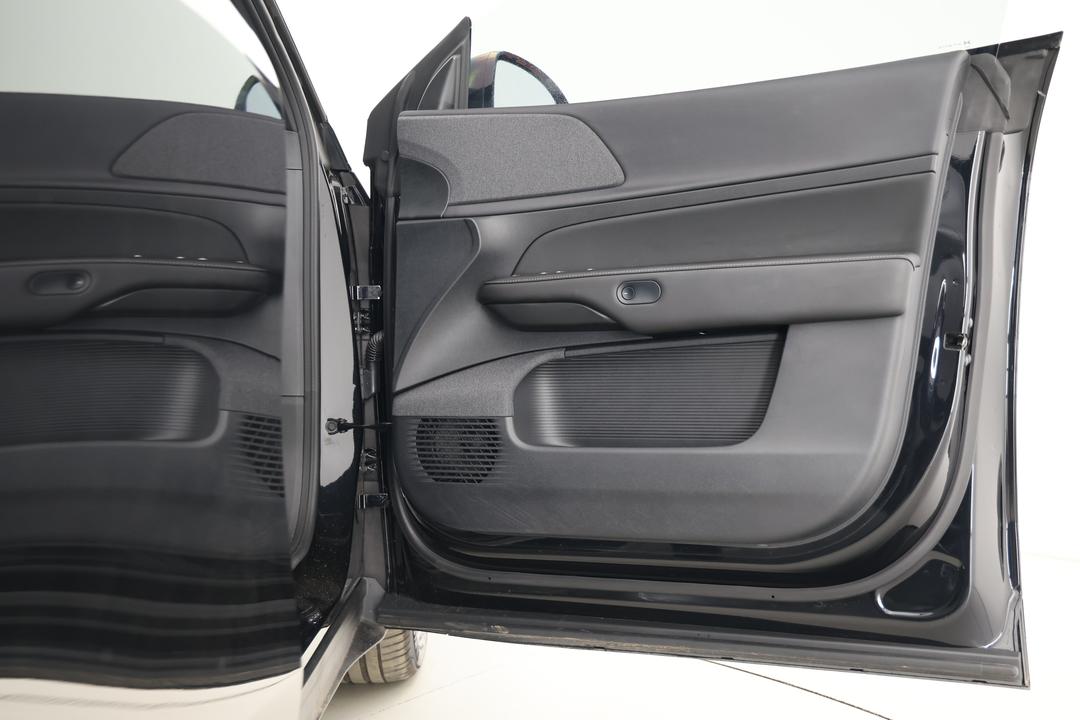 2025 Xpeng G6 Standard, Automatic, 20265 km, Speaker View