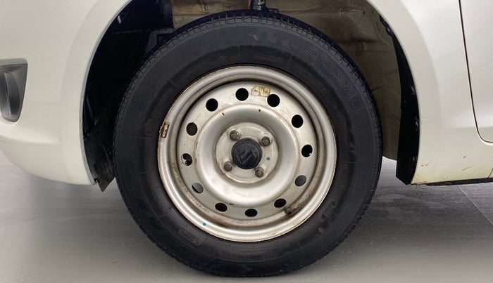 2014 Maruti Swift LXI D, Petrol, Manual, 47,841 km, Left Front Wheel
