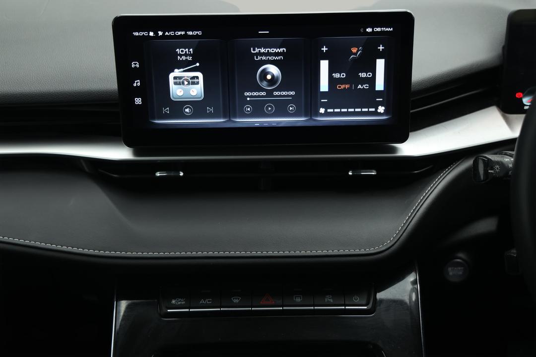 2024 GWM Haval H6 Lux, Automatic, 26494 km, Center Console