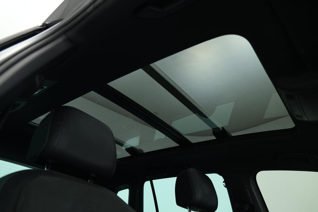 2019 Volkswagen Tiguan 132 Tsi R-line Edition, Automatic, 89367 km, Interior Sunroof/Moonroof