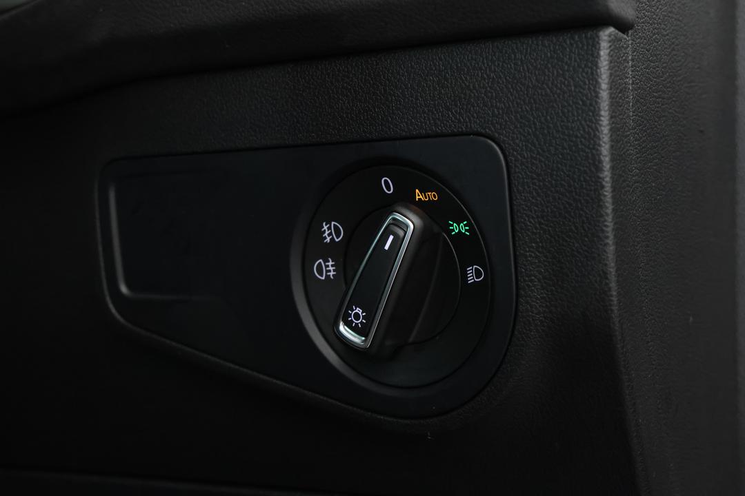2019 Volkswagen Tiguan 132 Tsi R-line Edition, Automatic, 89367 km, Utility Switches/Buttons