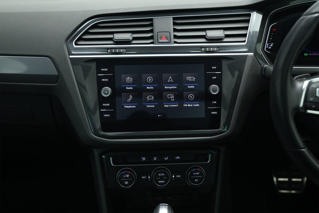 2019 Volkswagen Tiguan 132 Tsi R-line Edition, Automatic, 89367 km, Center Console
