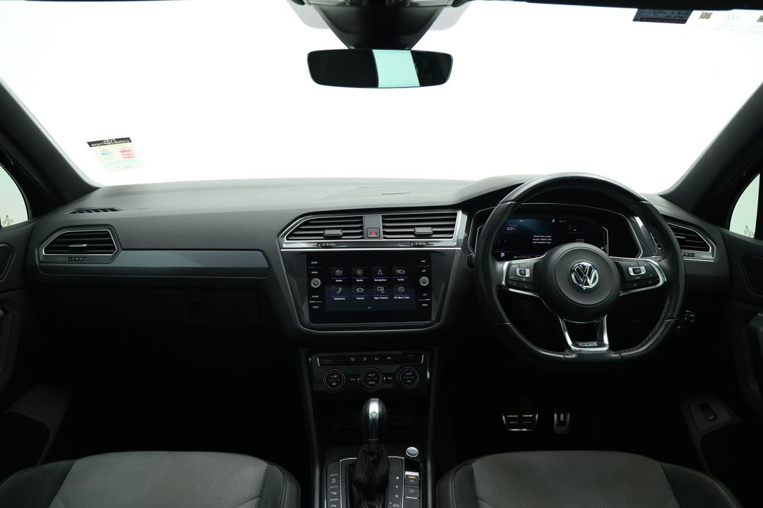 2019 Volkswagen Tiguan 132 Tsi R-line Edition, Automatic, 89367 km, Dashboard View