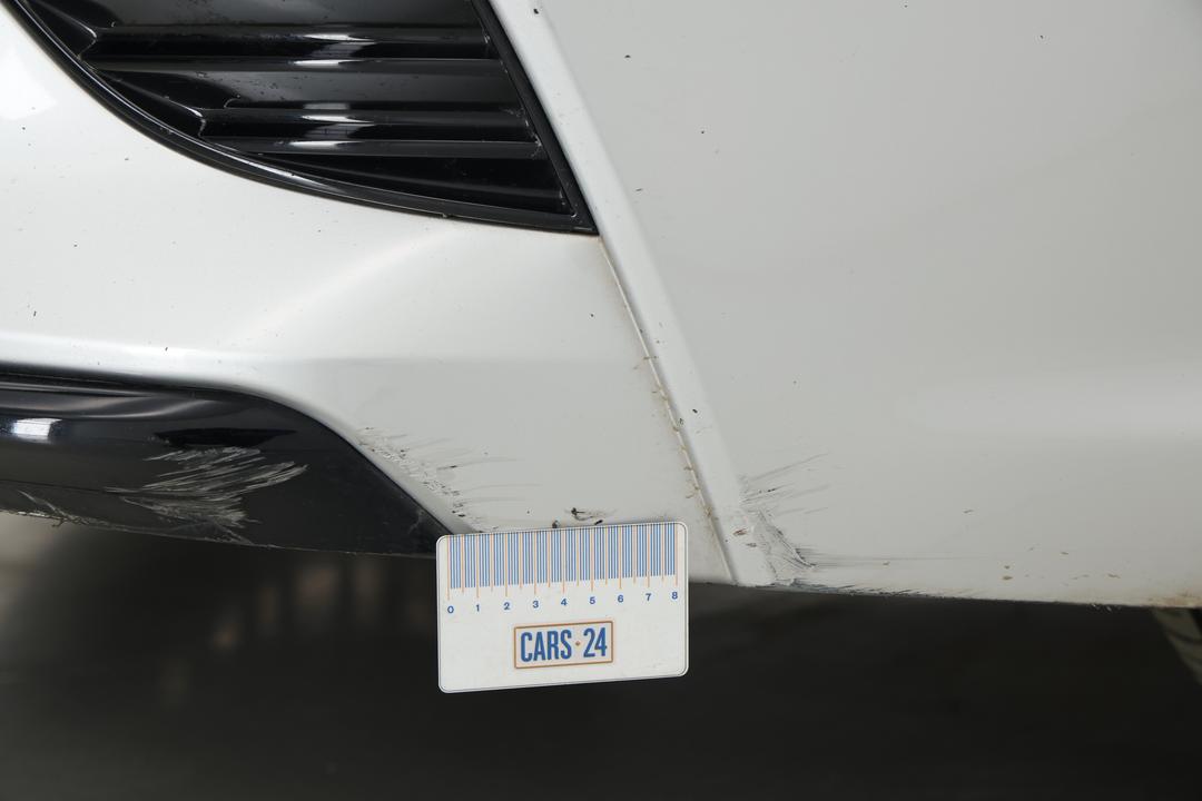 2020 Toyota Camry Sl Hybrid, Automatic, 61444 km, Bumper Front Scratch