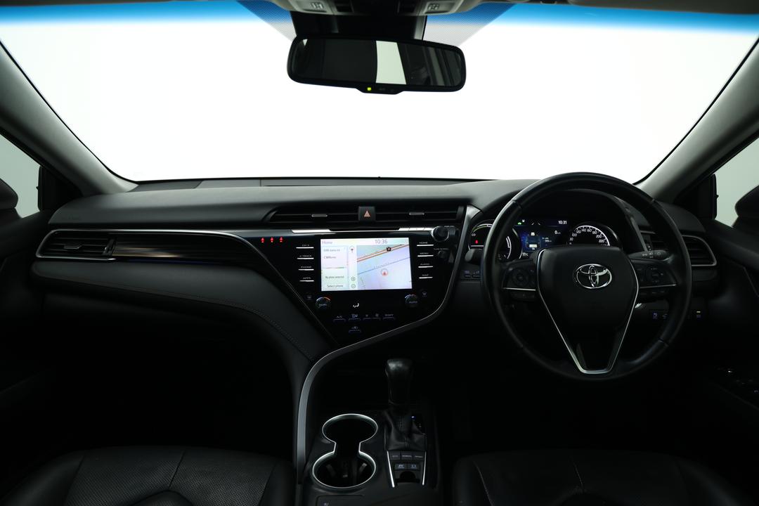 2020 Toyota Camry Sl Hybrid, Automatic, 61444 km, Dashboard View