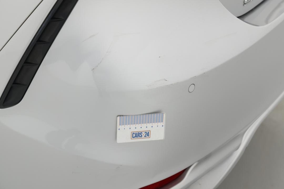2020 Toyota Camry Sl Hybrid, Automatic, 61444 km, Bumper Rear Scratch