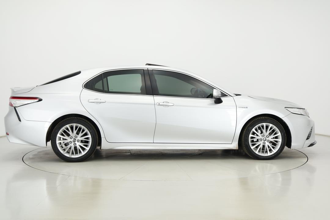 2020 Toyota Camry Sl Hybrid, Automatic, 61444 km, Right Side View