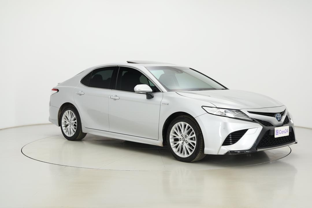 2020 Toyota Camry Sl Hybrid, Automatic, 61444 km, Right Front Diagonal (45- Degree) View