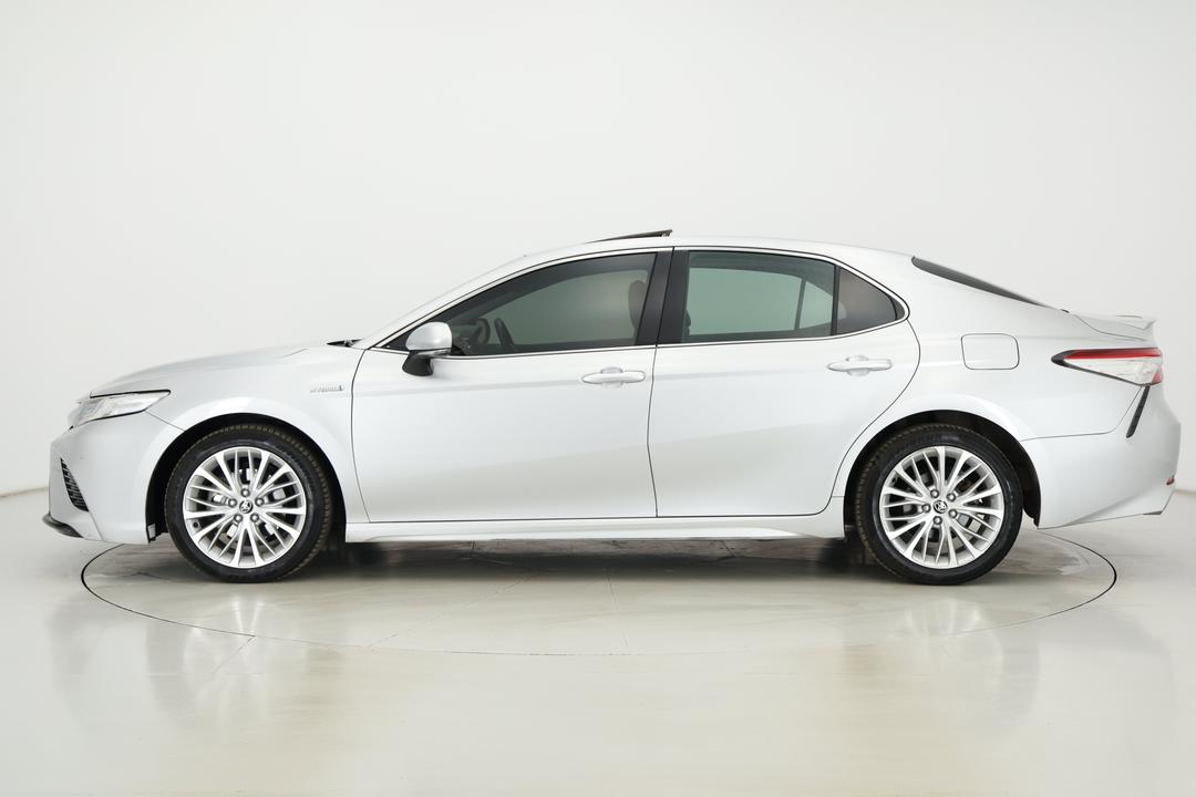2020 Toyota Camry Sl Hybrid, Automatic, 61444 km, Left Side View