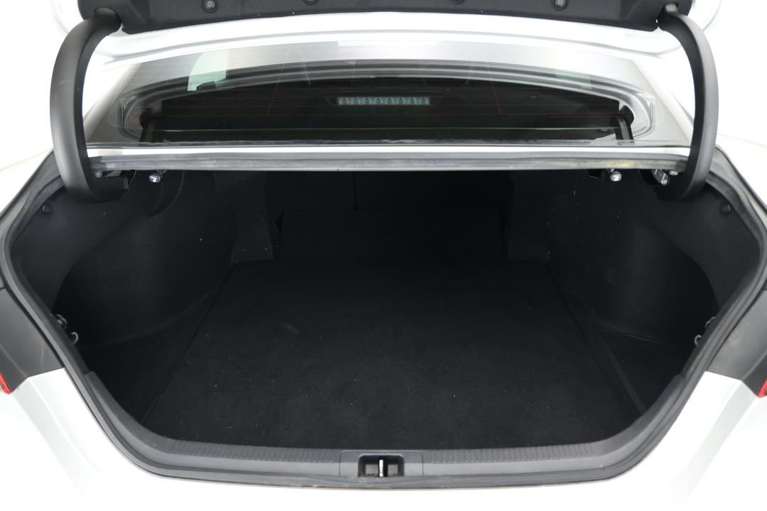 2020 Toyota Camry Sl Hybrid, Automatic, 61444 km, Boot Inside View