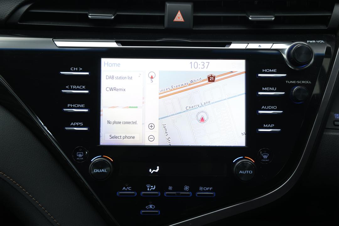 2020 Toyota Camry Sl Hybrid, Automatic, 61444 km, Infotainment System