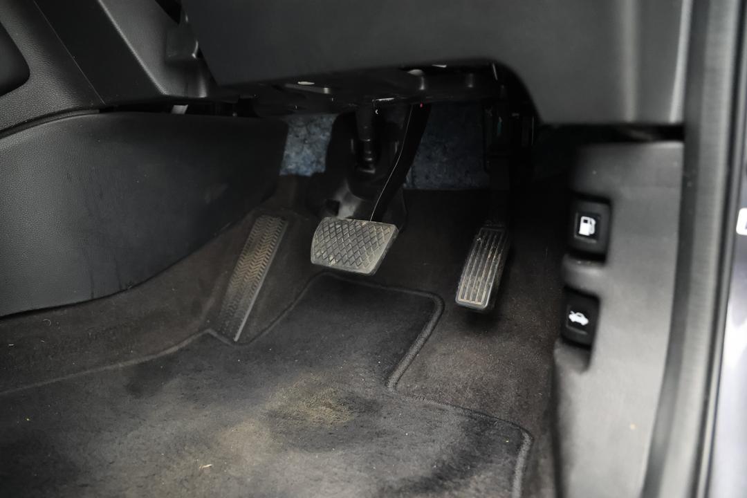 2018 Honda CR-V Vti-lx (AWD), Automatic, 147049 km, Pedals and Footmat