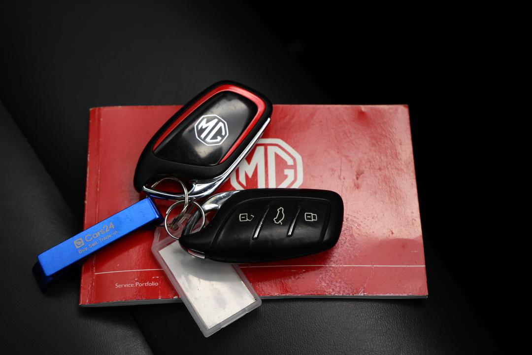 2021 MG Zst Essence, Automatic, 87632 km, Key Close-up