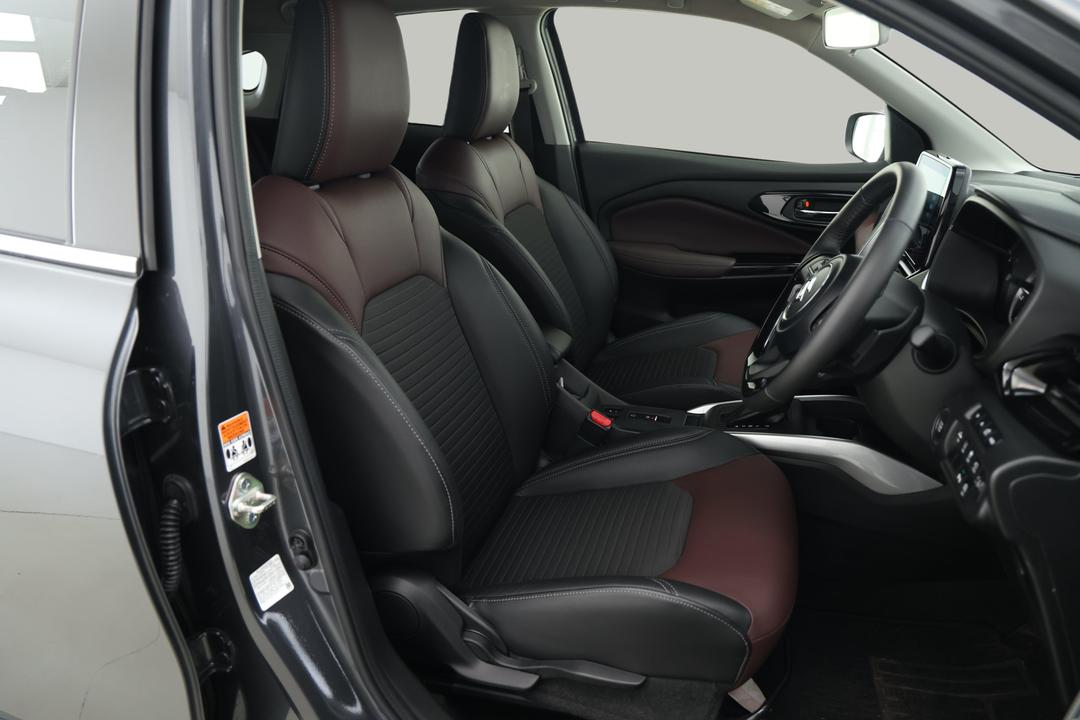 2025 Suzuki Fronx Hybrid Glx, Automatic, 4517 km, Right Side Front Door Cabin View