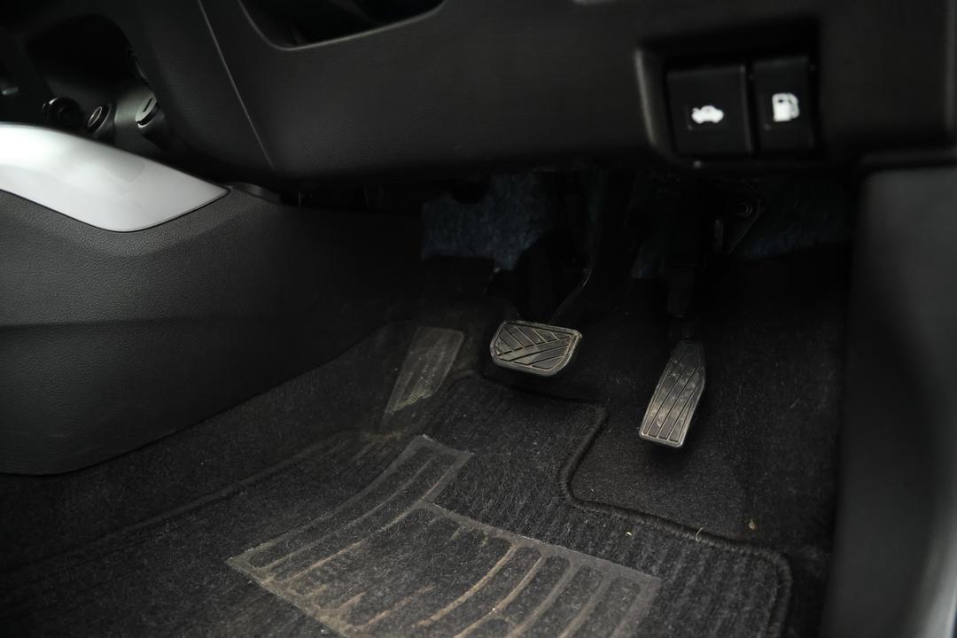 2025 Suzuki Fronx Hybrid Glx, Automatic, 4517 km, Pedals and Footmat