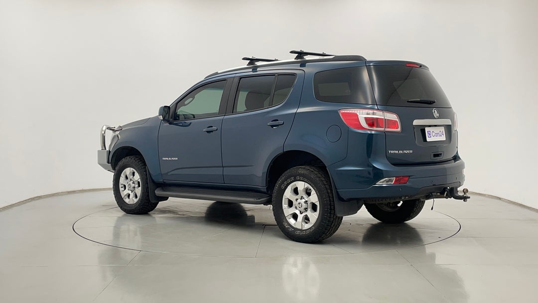 Left Back Diagonal (45- Degree) View